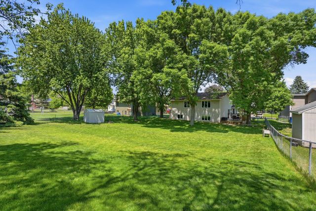 876 Curry Trail, Eagan, MN 55123
