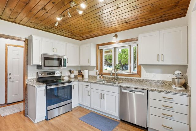 876 Curry Trail, Eagan, MN 55123