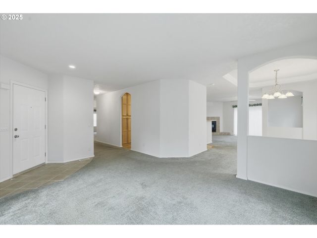 24702 E CEDAR HILL Ter, Welches, OR 97067