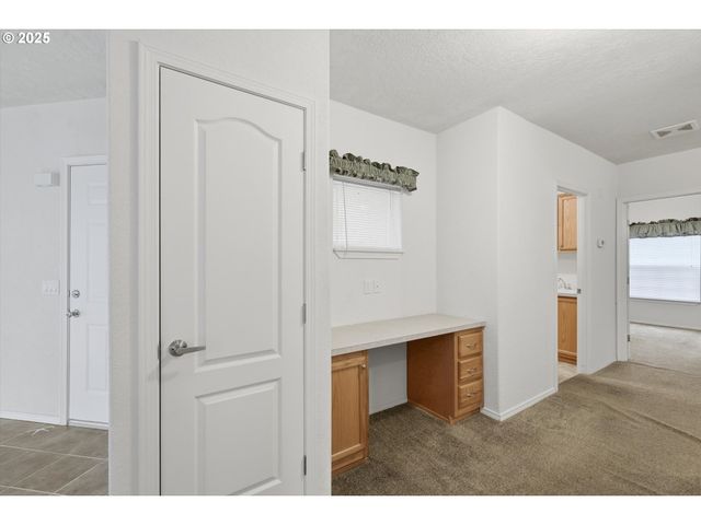 24702 E CEDAR HILL Ter, Welches, OR 97067