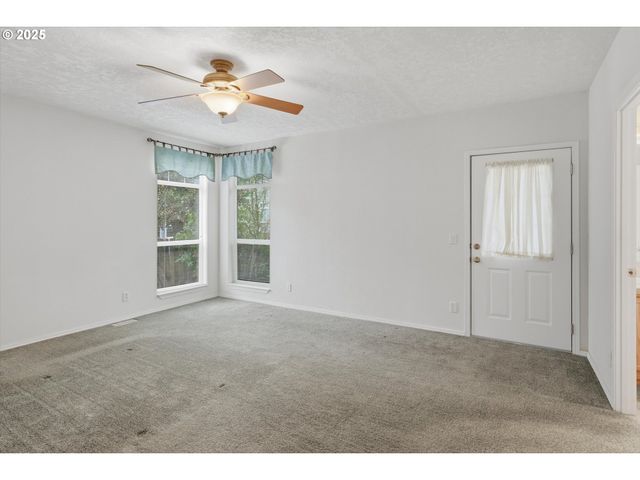 24702 E CEDAR HILL Ter, Welches, OR 97067