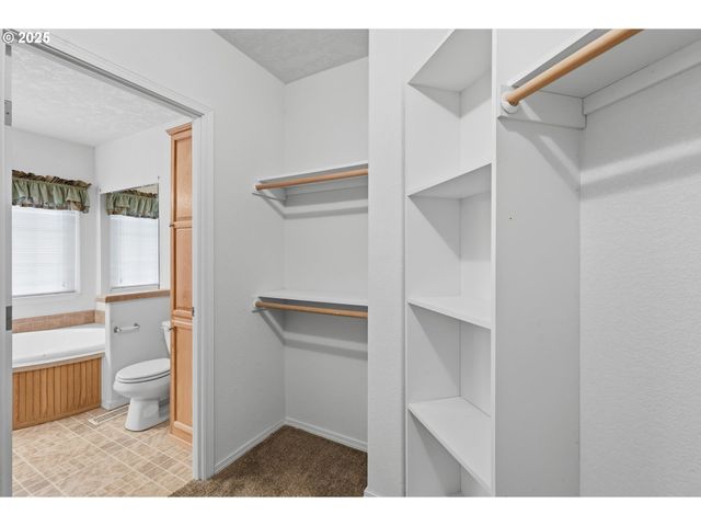 24702 E CEDAR HILL Ter, Welches, OR 97067