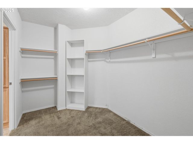 24702 E CEDAR HILL Ter, Welches, OR 97067