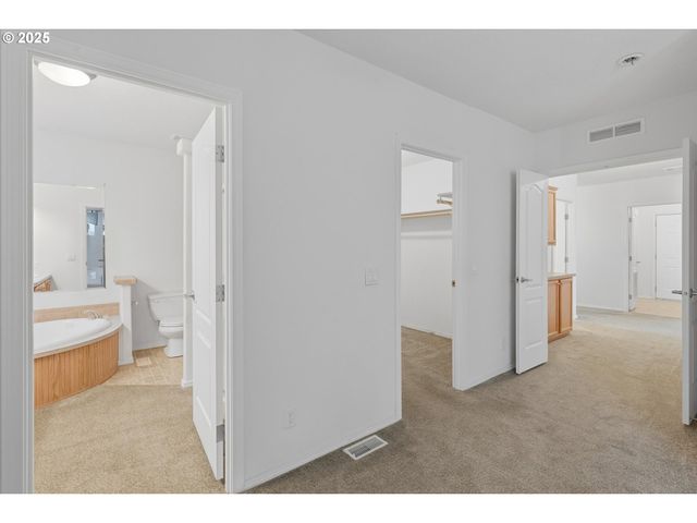 24702 E CEDAR HILL Ter, Welches, OR 97067