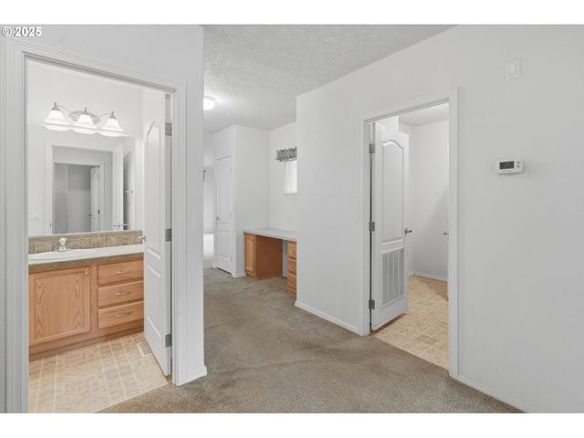 24702 E CEDAR HILL Ter, Welches, OR 97067