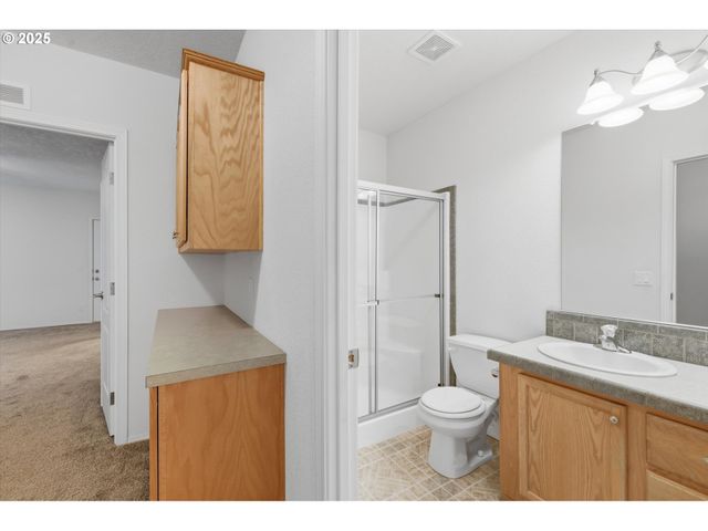 24702 E CEDAR HILL Ter, Welches, OR 97067