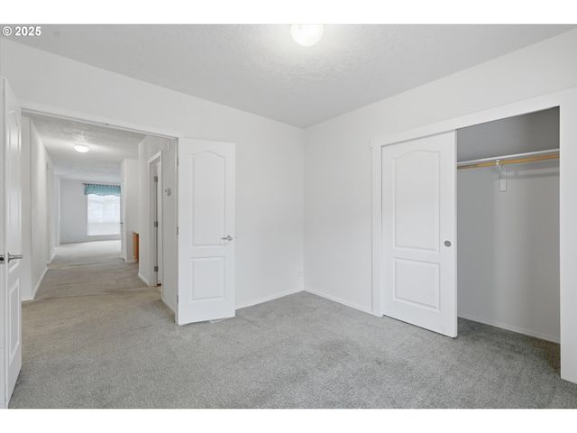 24702 E CEDAR HILL Ter, Welches, OR 97067