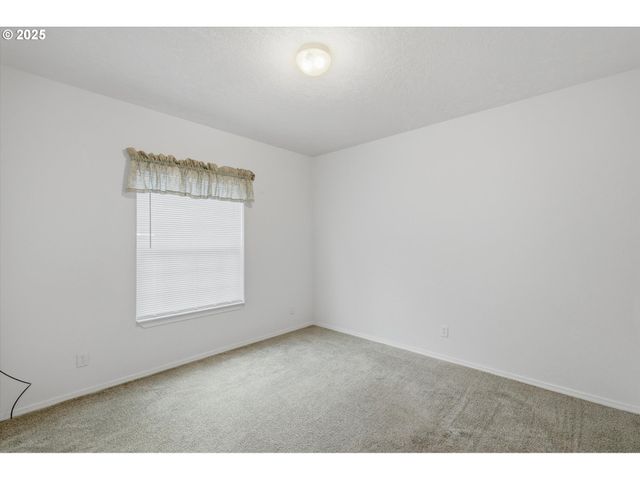 24702 E CEDAR HILL Ter, Welches, OR 97067