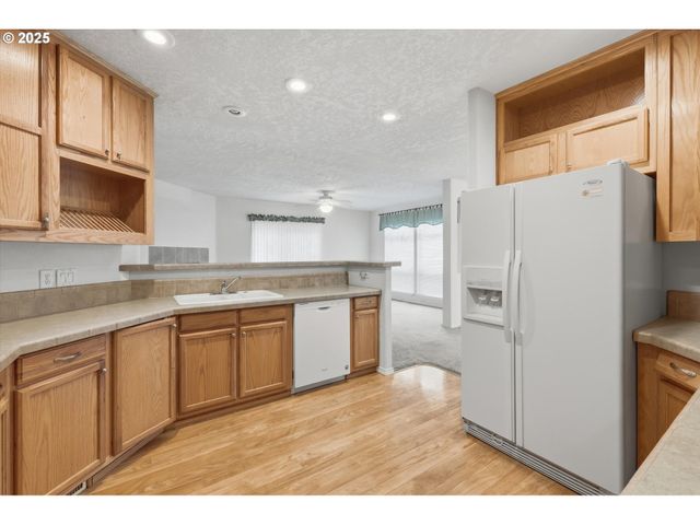 24702 E CEDAR HILL Ter, Welches, OR 97067