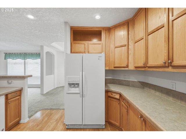 24702 E CEDAR HILL Ter, Welches, OR 97067