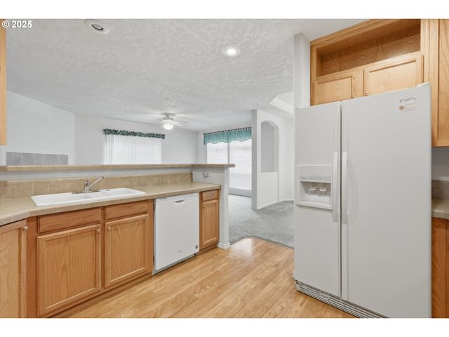 24702 E CEDAR HILL Ter, Welches, OR 97067