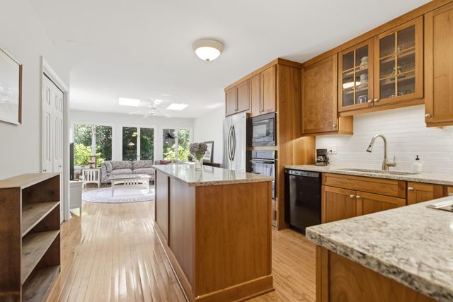 11 Wappoo Creek Place, Charleston, SC 29412