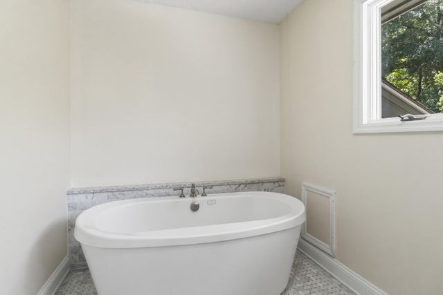 11 Wappoo Creek Place, Charleston, SC 29412