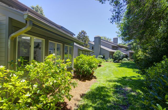 11 Wappoo Creek Place, Charleston, SC 29412