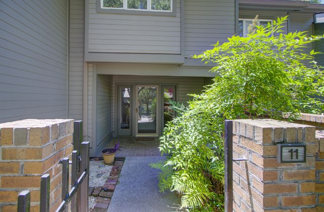 11 Wappoo Creek Place, Charleston, SC 29412