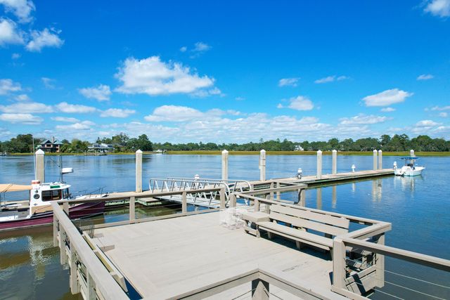 11 Wappoo Creek Place, Charleston, SC 29412