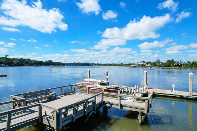11 Wappoo Creek Place, Charleston, SC 29412