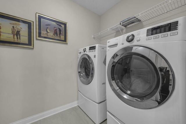 4562 Newport Loop E, Grove City, OH 43123