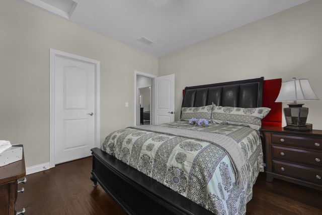 4562 Newport Loop E, Grove City, OH 43123