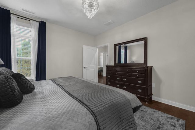 4562 Newport Loop E, Grove City, OH 43123