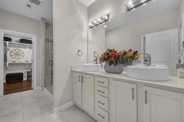 4562 Newport Loop E, Grove City, OH 43123