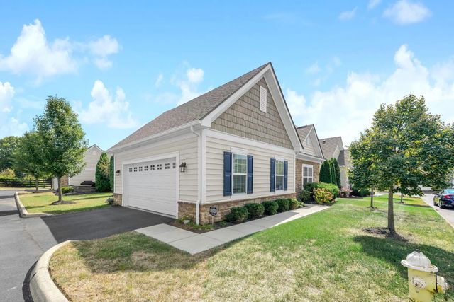 4562 Newport Loop E, Grove City, OH 43123