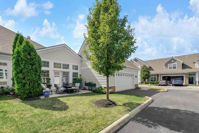4562 Newport Loop E, Grove City, OH 43123