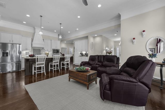 4562 Newport Loop E, Grove City, OH 43123