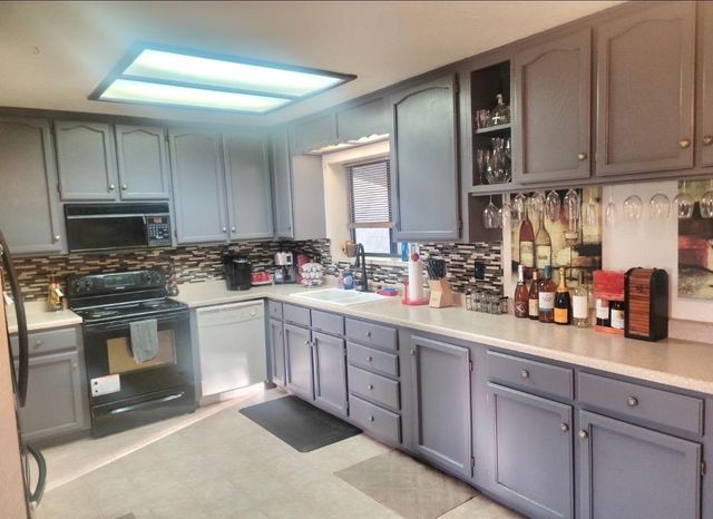 6675 Jenny Lind Rd, Valley Springs, CA 95252