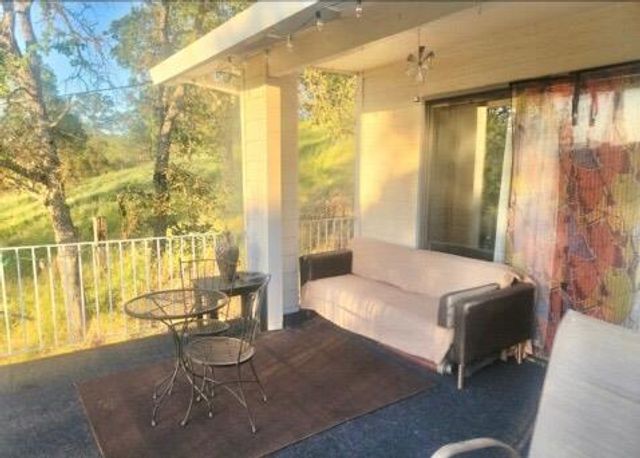 6675 Jenny Lind Rd, Valley Springs, CA 95252