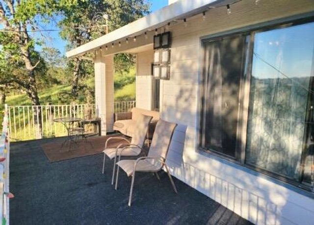 6675 Jenny Lind Rd, Valley Springs, CA 95252