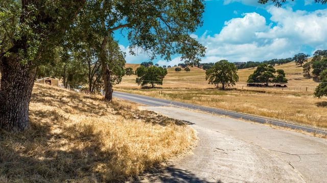 6675 Jenny Lind Rd, Valley Springs, CA 95252