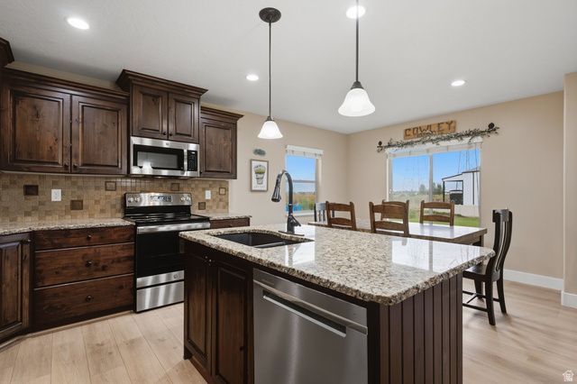 3257 W 2975 N, Plain City, UT 84404