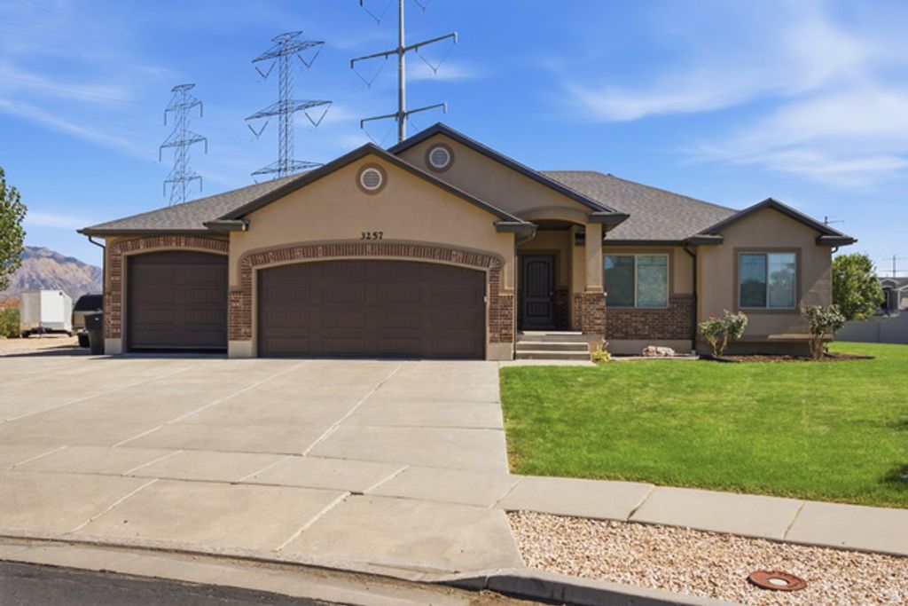 3257 W 2975 N, Plain City, UT 84404