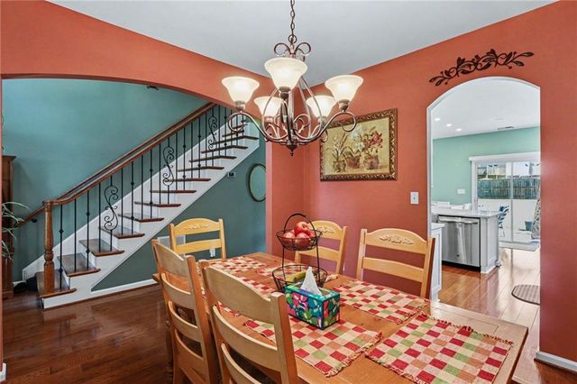 327 Laurel Glen Crossing, Canton, GA 30114