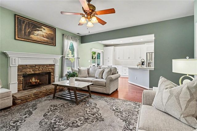 327 Laurel Glen Crossing, Canton, GA 30114