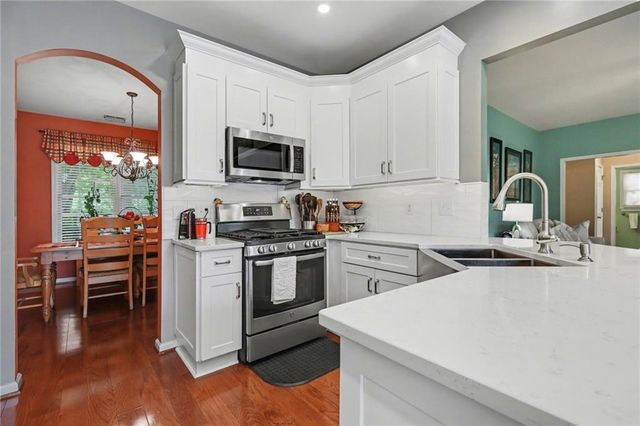 327 Laurel Glen Crossing, Canton, GA 30114