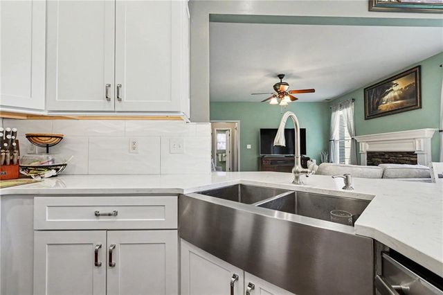 327 Laurel Glen Crossing, Canton, GA 30114