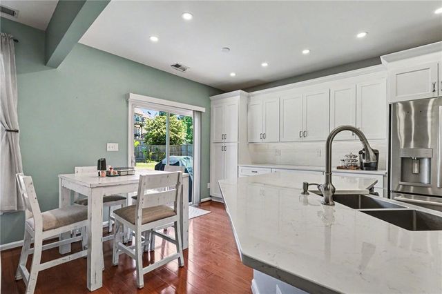 327 Laurel Glen Crossing, Canton, GA 30114
