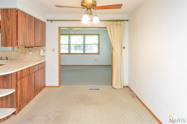 42 Bedford Drive, Belleville, IL 62226