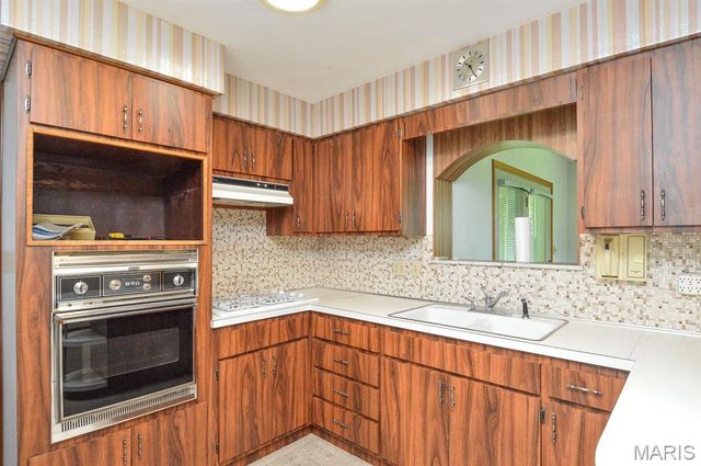 42 Bedford Drive, Belleville, IL 62226