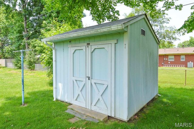 42 Bedford Drive, Belleville, IL 62226