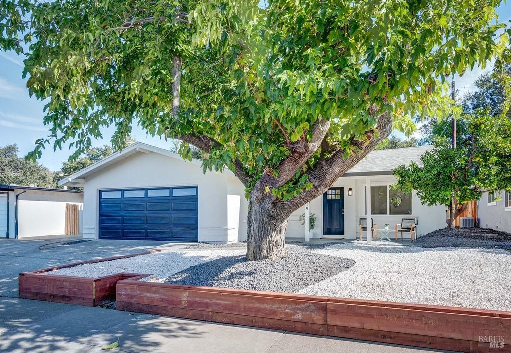 319 N West St, Vacaville, CA 95688