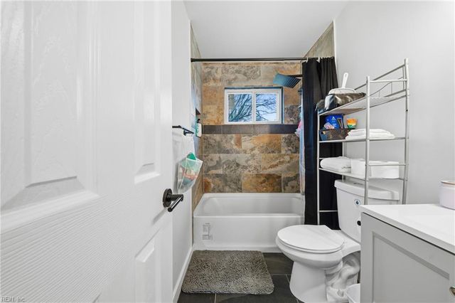 913 Dandridge DR, Portsmouth, VA 23701