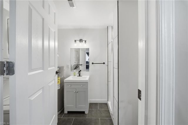 913 Dandridge DR, Portsmouth, VA 23701