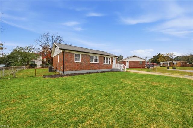 913 Dandridge DR, Portsmouth, VA 23701