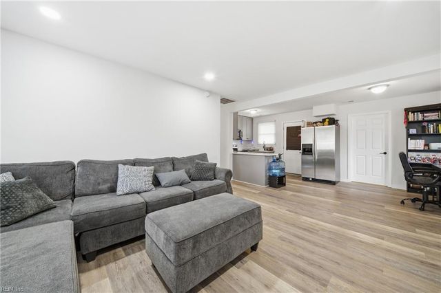 913 Dandridge DR, Portsmouth, VA 23701