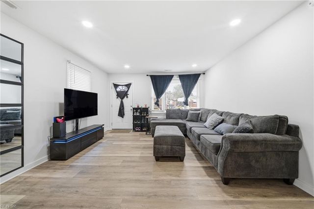 913 Dandridge DR, Portsmouth, VA 23701