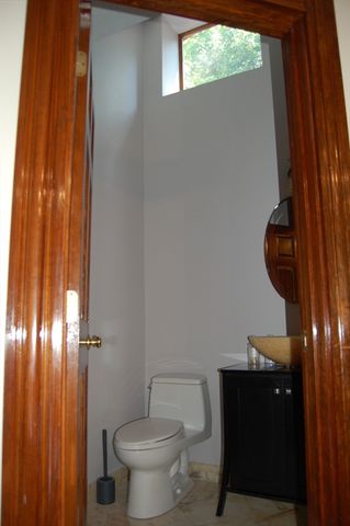 16 Kent Sq 1, Brookline, MA 02446