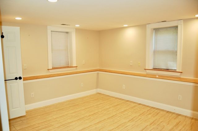 16 Kent Sq 1, Brookline, MA 02446